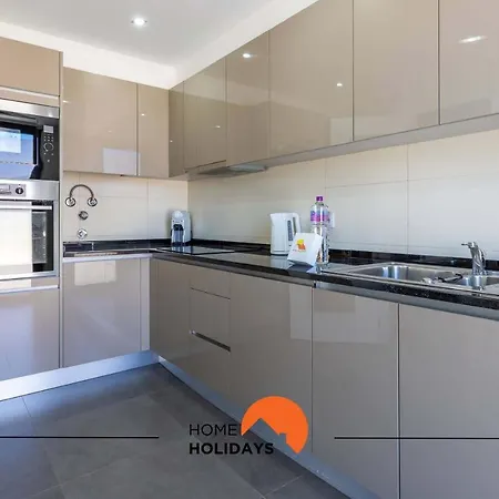 #142 Spacious With Garden, Pool And Private Park 호텔