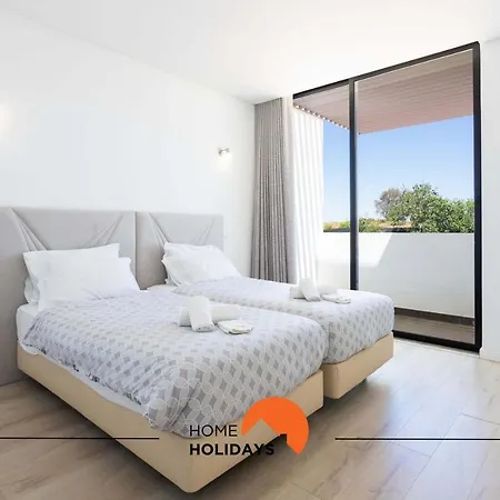 #142 Spacious With Garden, Pool And Private Park Отель